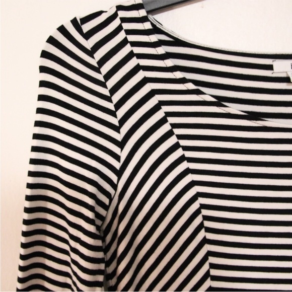 Bar III Long Sleeve Body con Striped Dress - Picture 4 of 10